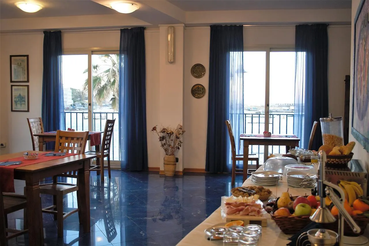 Blue Moon Hotel Pantelleria 3*,