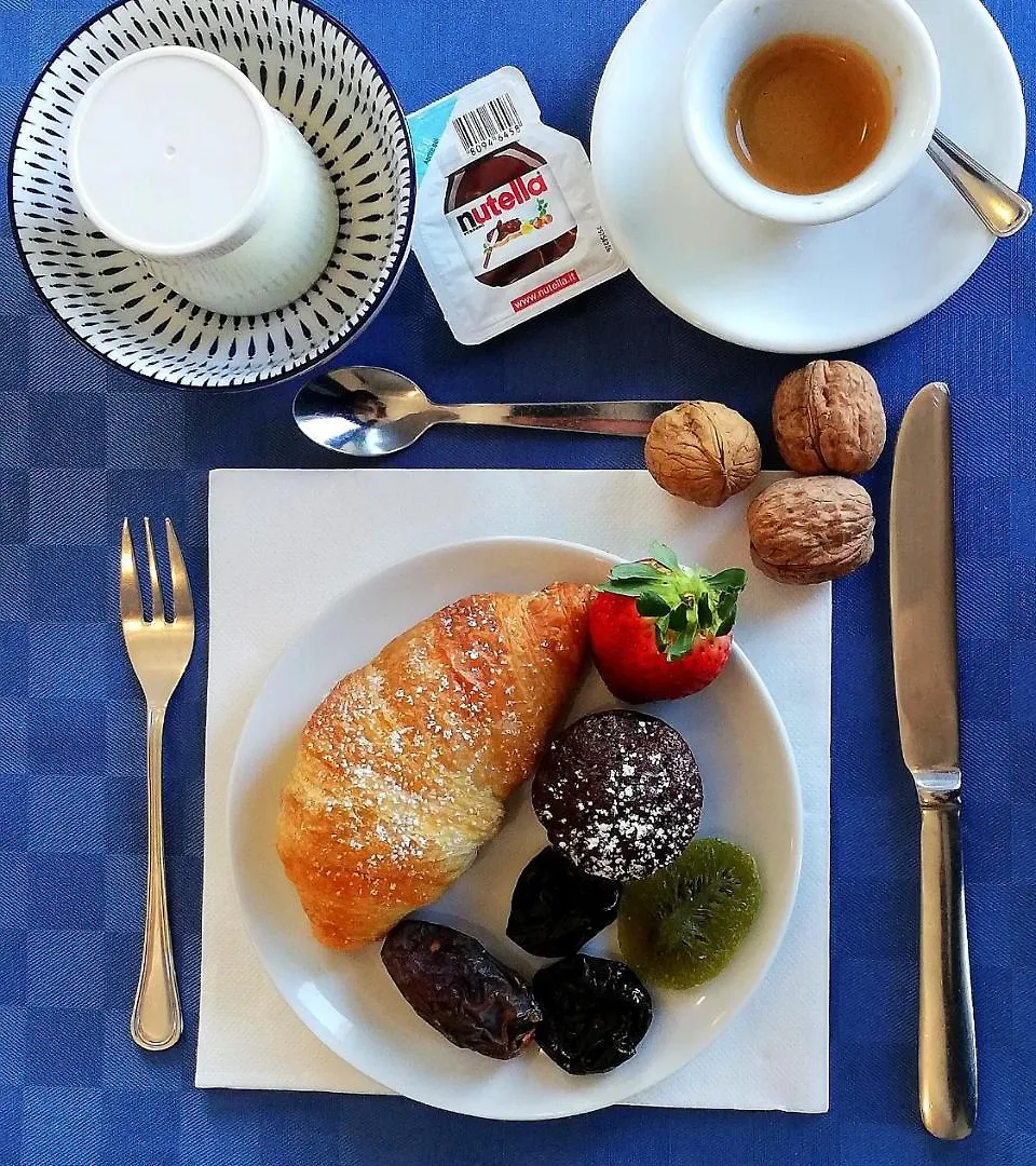 Blue Moon Hotel Pantelleria 3*,